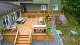 Decking: ce este, cum este așezat și unde poate fi instalat?